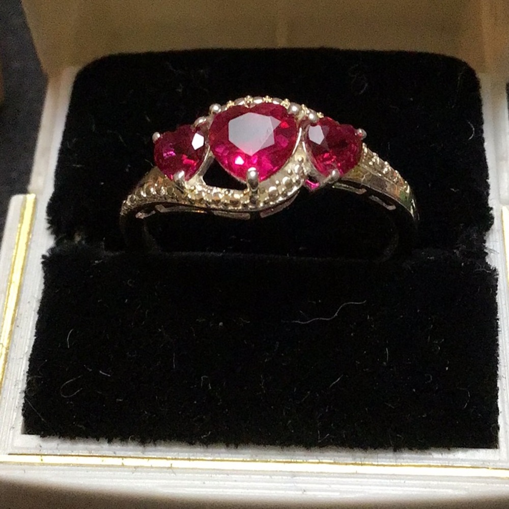 Elegant - Gold & Red Gemstone Ring - (REDDER THAN THEY APPEAR IN PICS)